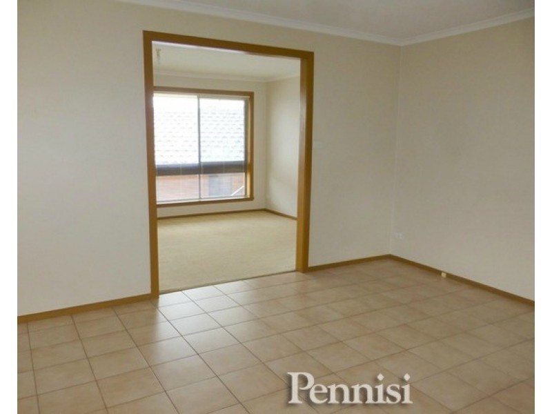1/26 Florence Avenue, Niddrie VIC 3042