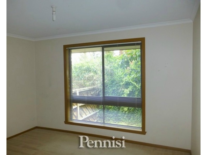 1/26 Florence Avenue, Niddrie VIC 3042