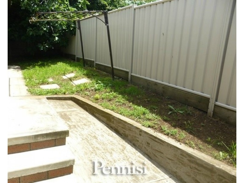1/26 Florence Avenue, Niddrie VIC 3042