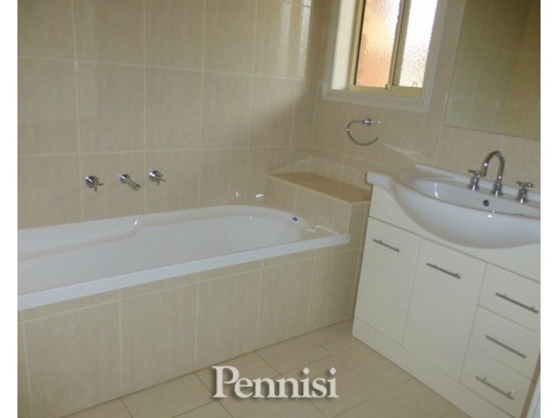 18 Hotham Road, Niddrie VIC 3042