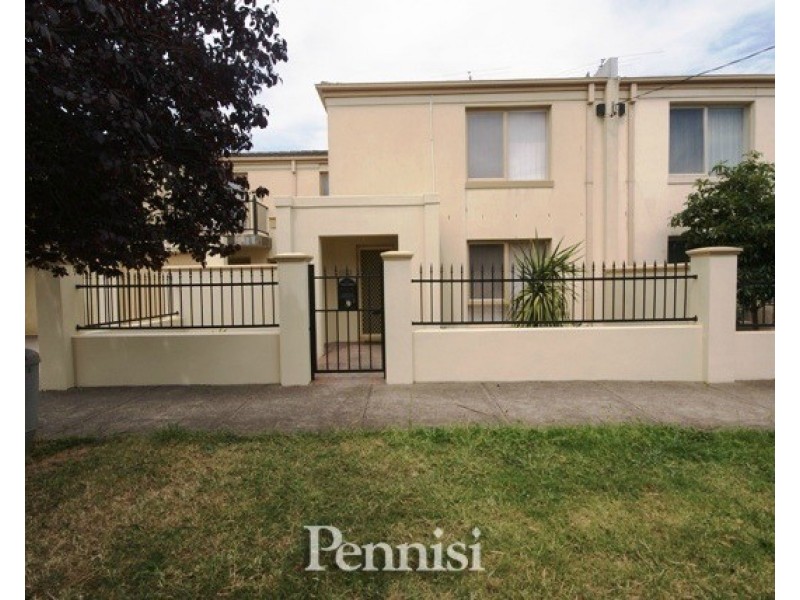 2/247 Keilor Road, Essendon North VIC 3041