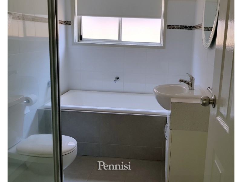 8 Chancellor Road, Airport West VIC 3042