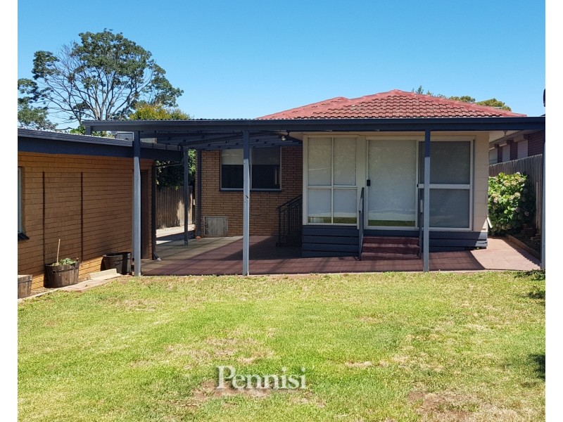 8 Chancellor Road, Airport West VIC 3042