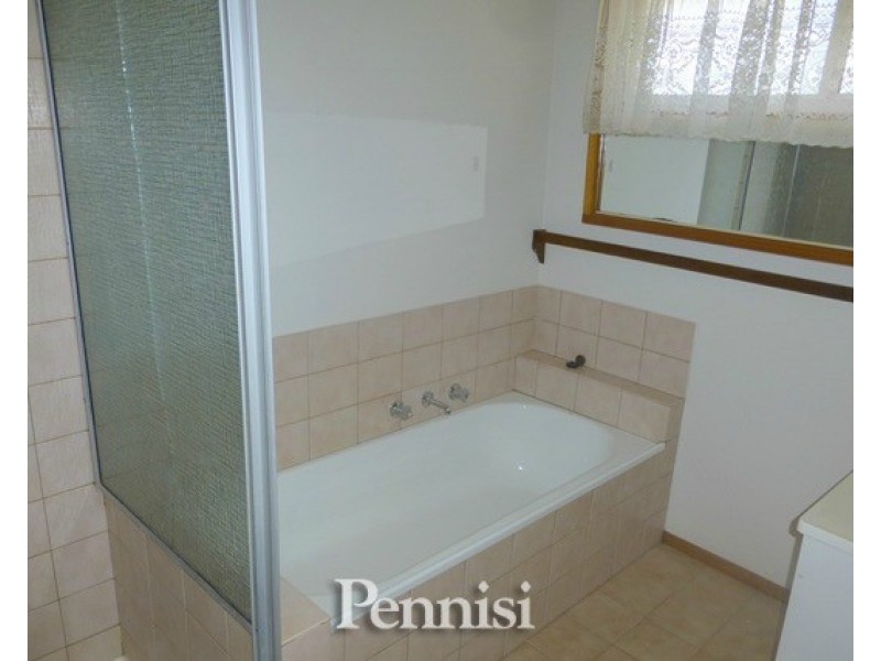 1/21 OShannassy Street, Essendon North VIC 3041