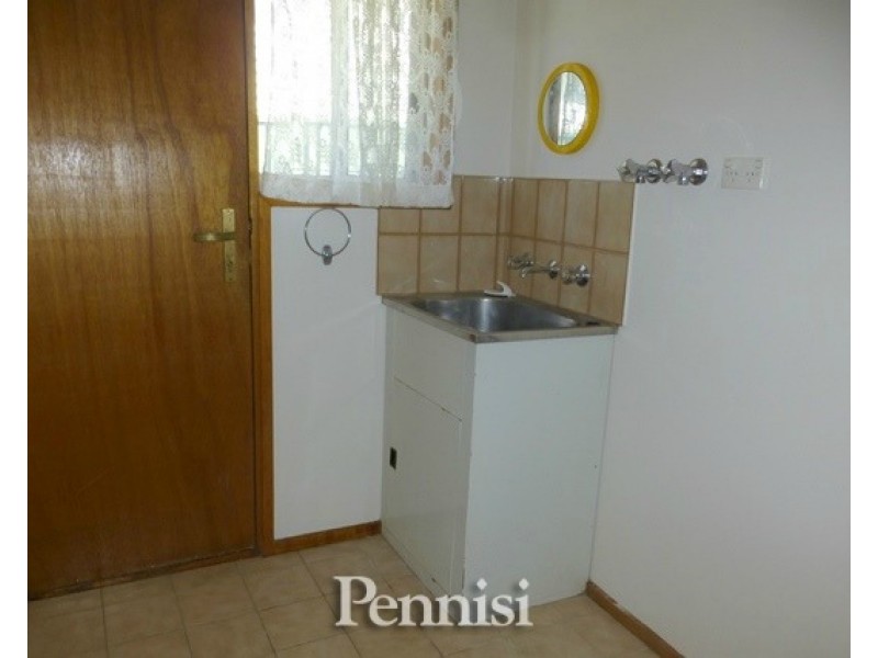 1/21 OShannassy Street, Essendon North VIC 3041