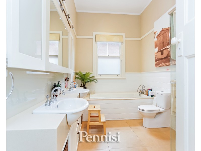 13 Hooper Crescent, Brunswick West VIC 3055