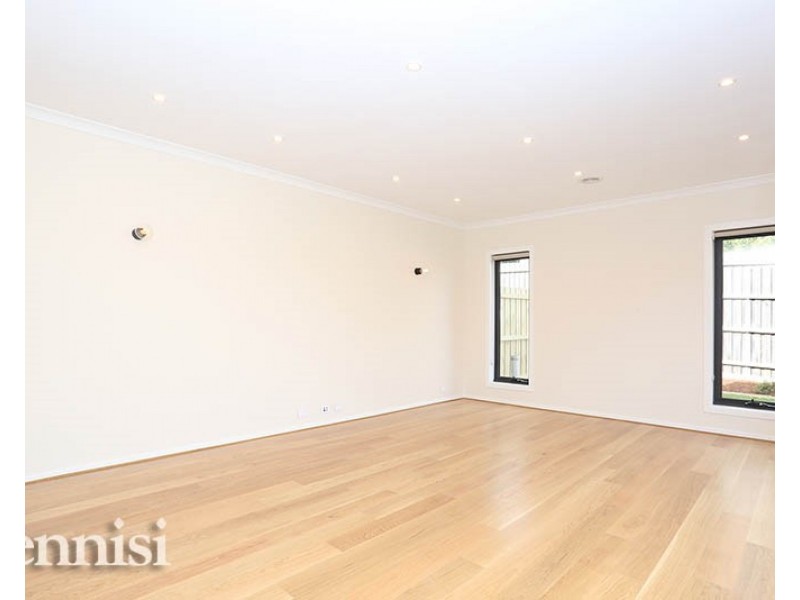 112 Deakin Street, Essendon VIC 3040