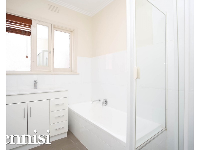 56 Willonga Street, Strathmore VIC 3041