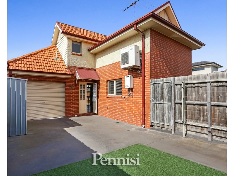 1/153 Roberts Street,, Essendon VIC 3040