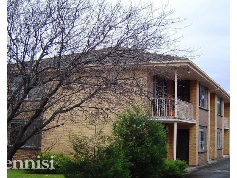 4/10 OShannassy Street, Essendon North VIC 3041