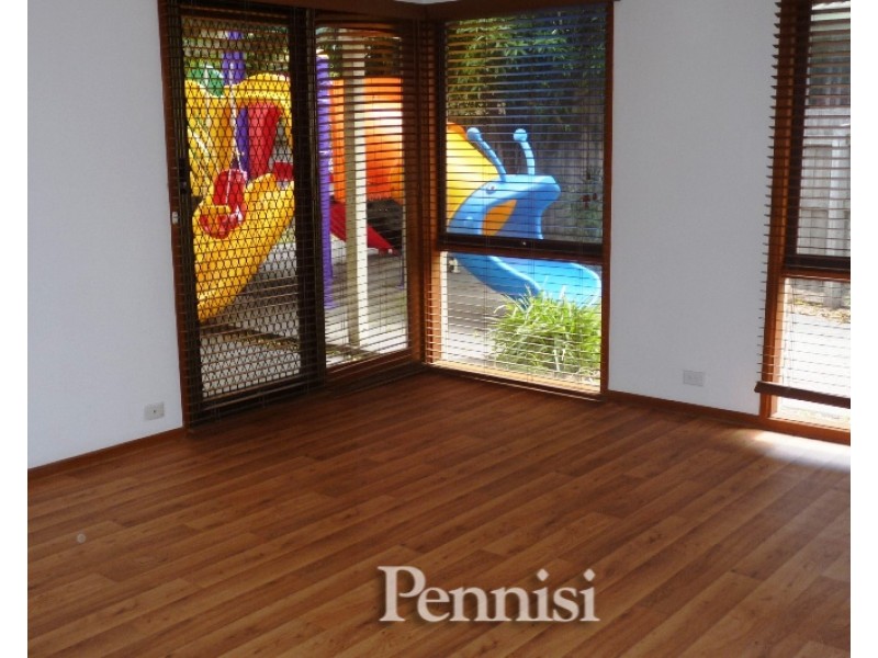 13 Strathconnon Square, Tullamarine VIC 3043