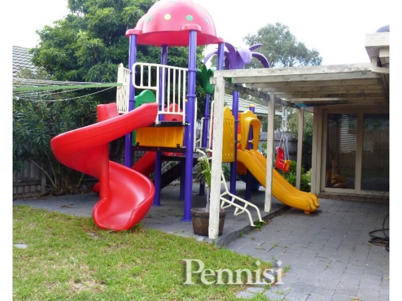 13 Strathconnon Square, Tullamarine VIC 3043