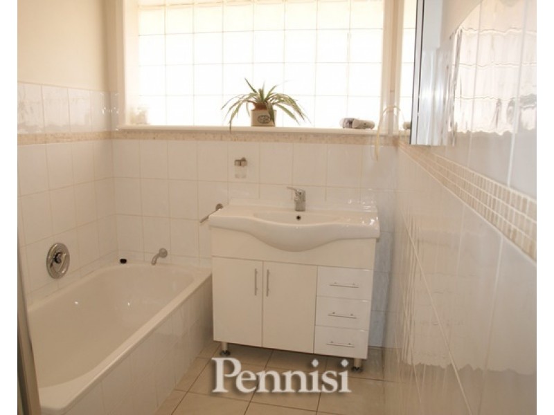 8 Kathryn Street, Fawkner VIC 3060