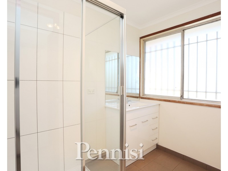 25 Snaefell Crescent, Gladstone Park VIC 3043