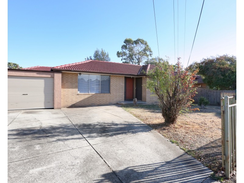 25 Snaefell Crescent, Gladstone Park VIC 3043