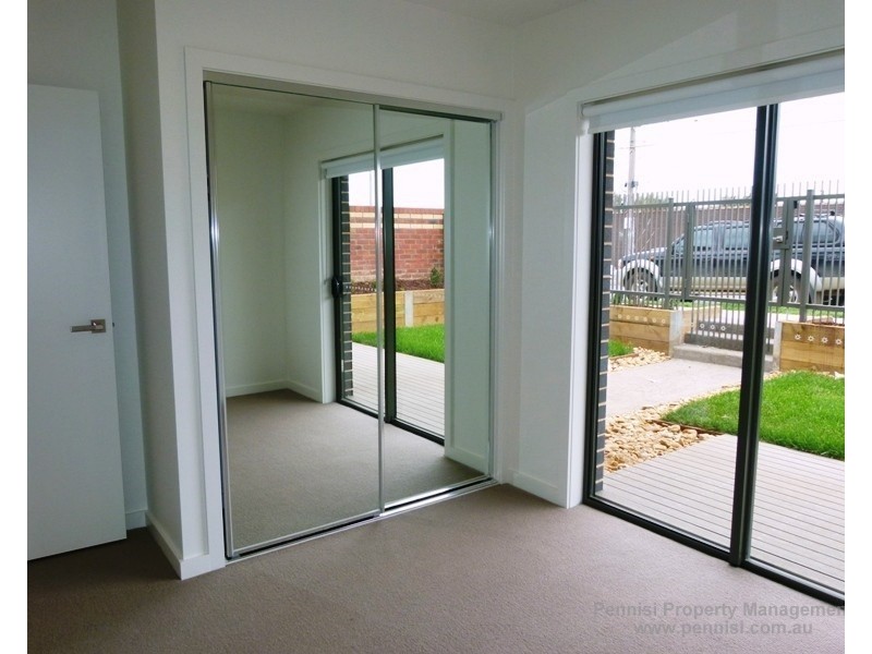 1/12 Leonard Crescent, Ascot Vale VIC 3032