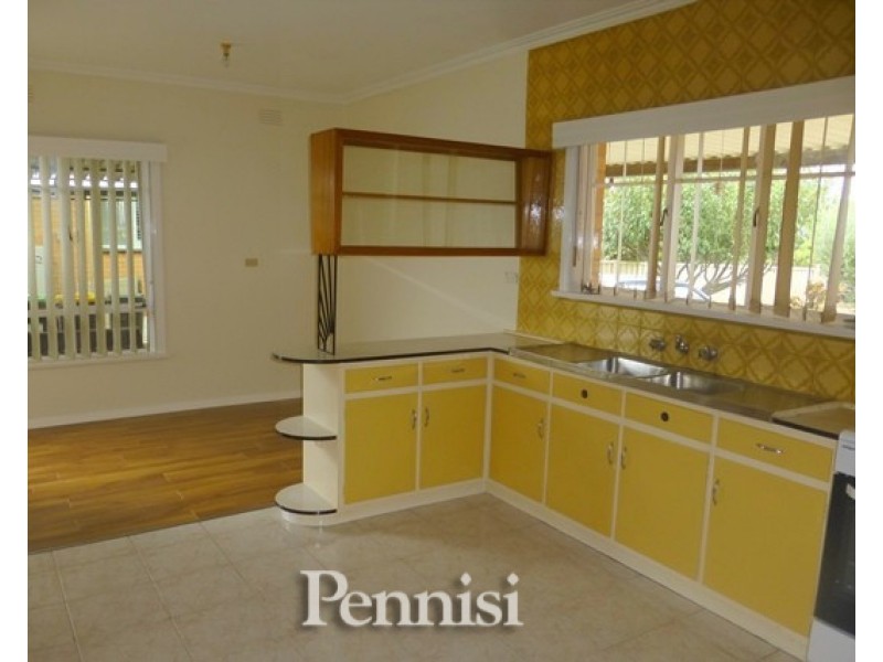 5 Thorndon Drive,, St Albans VIC 3021