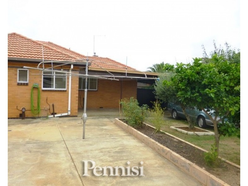 5 Thorndon Drive,, St Albans VIC 3021