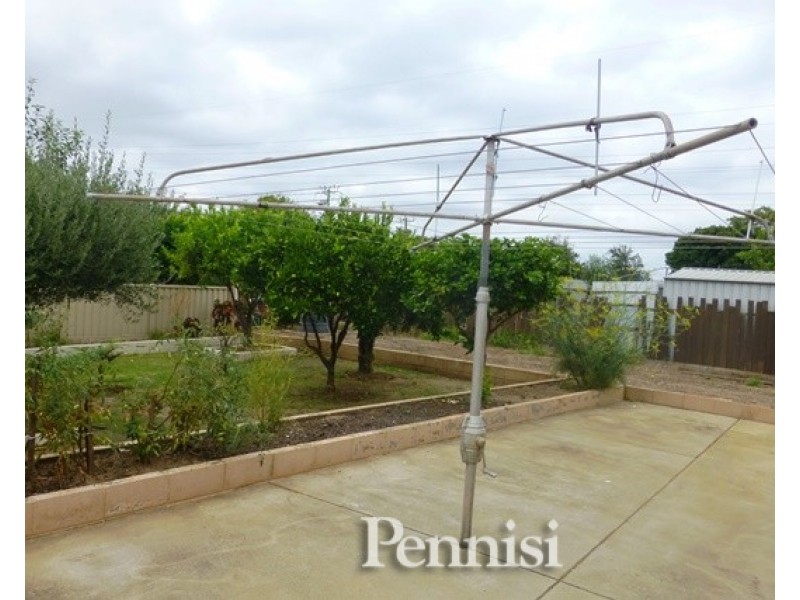 5 Thorndon Drive,, St Albans VIC 3021