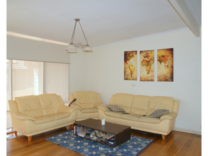 6 Grosvenor Street, Niddrie VIC 3042