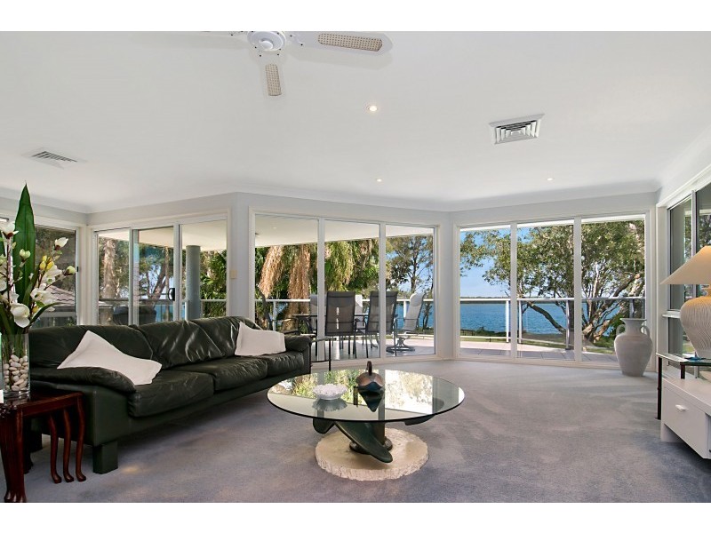 108 Diamond Head Drive, Budgewoi NSW 2262