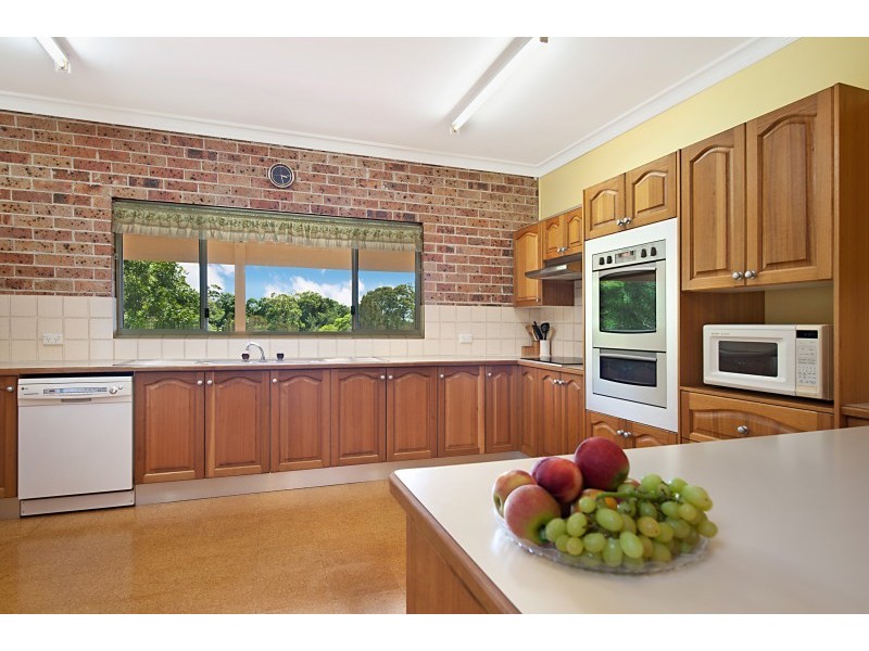 2 Pinaroo Road, Wamberal NSW 2260