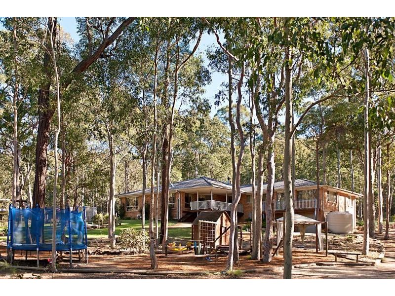 2 Marion Place, Jilliby NSW 2259