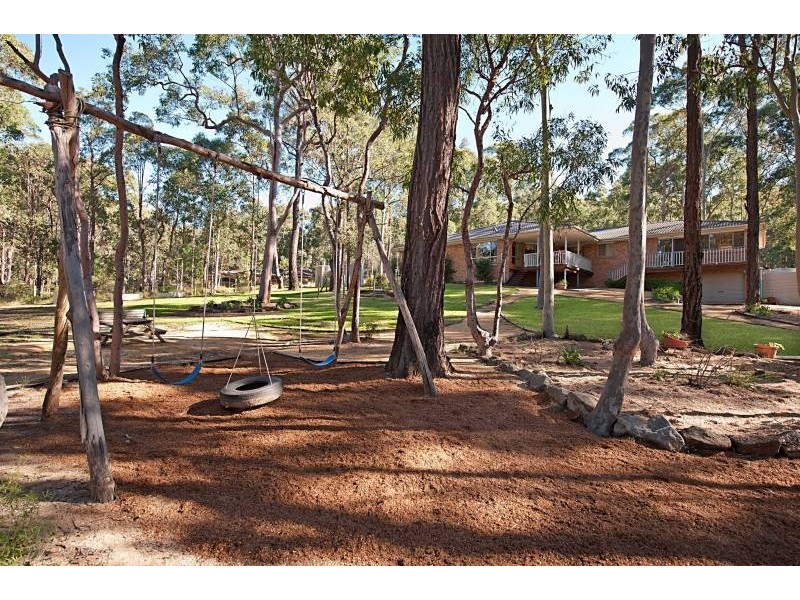 2 Marion Place, Jilliby NSW 2259