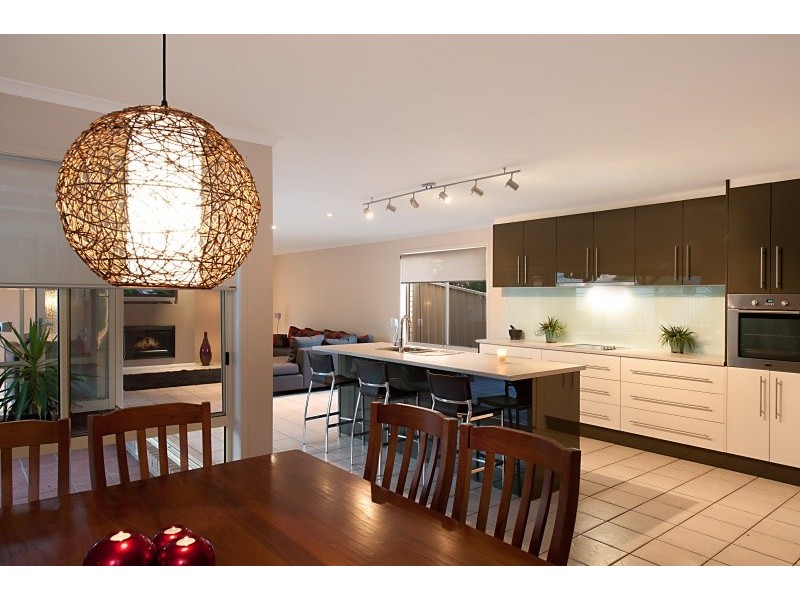 6 The Grove, Watanobbi NSW 2259