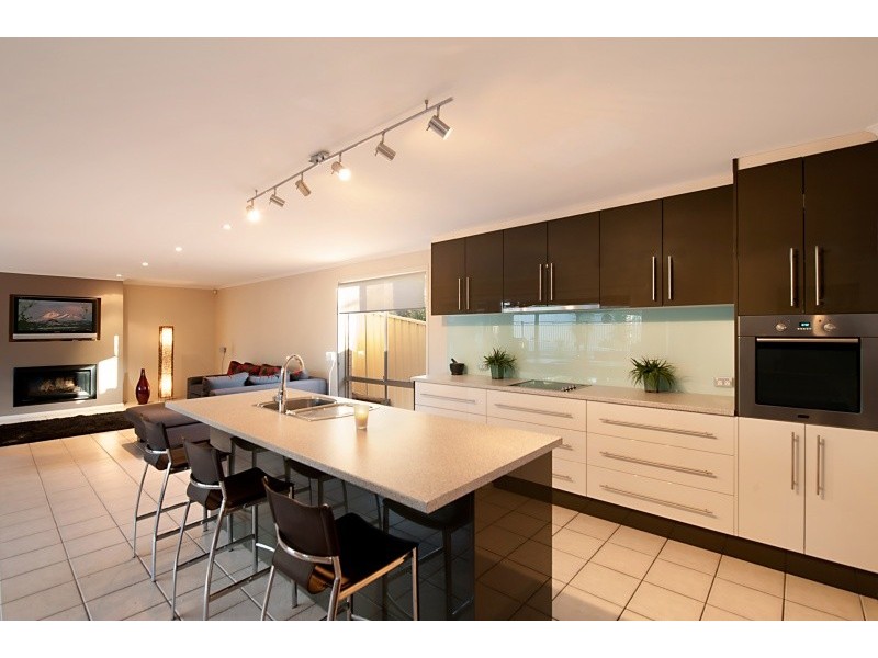 6 The Grove, Watanobbi NSW 2259