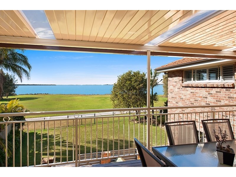 305 Lakedge Avenue, Berkeley Vale NSW 2261