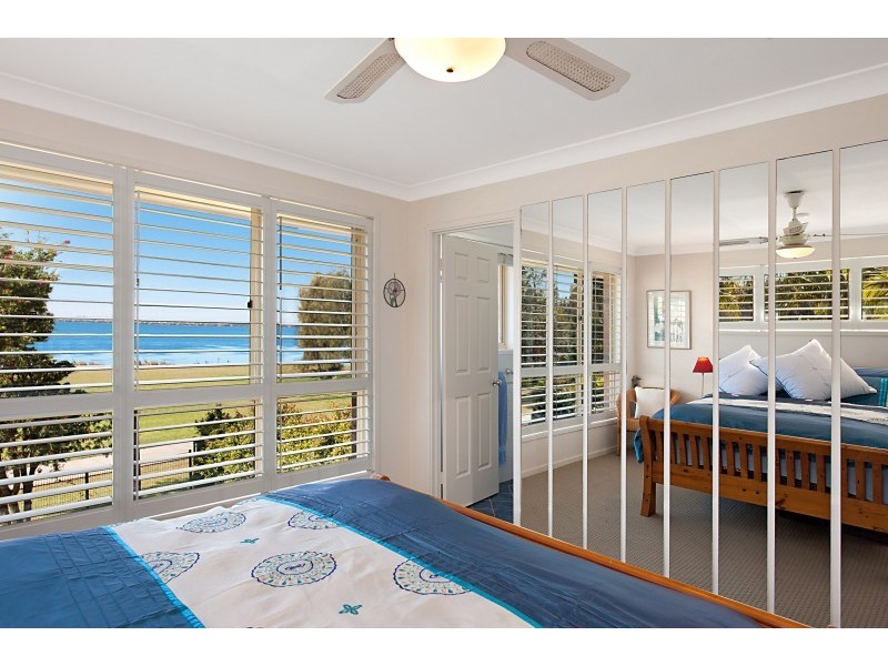 305 Lakedge Avenue, Berkeley Vale NSW 2261