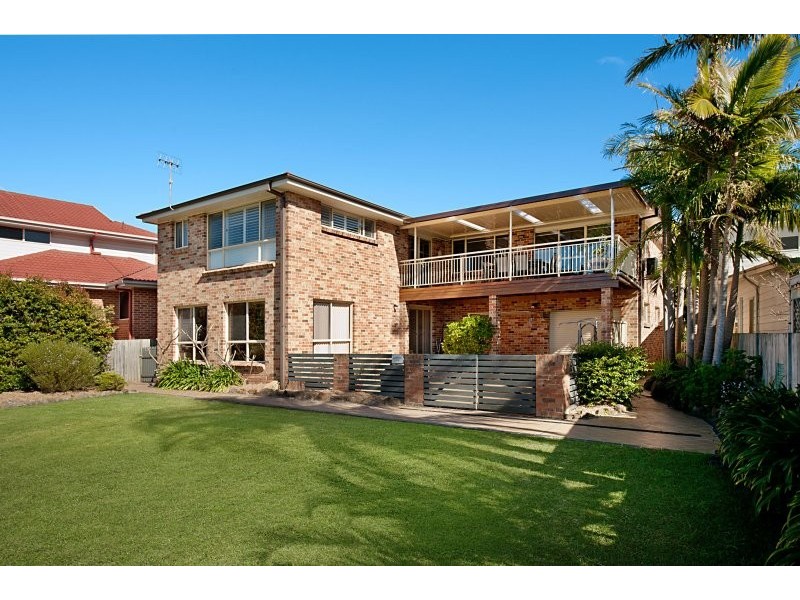 305 Lakedge Avenue, Berkeley Vale NSW 2261