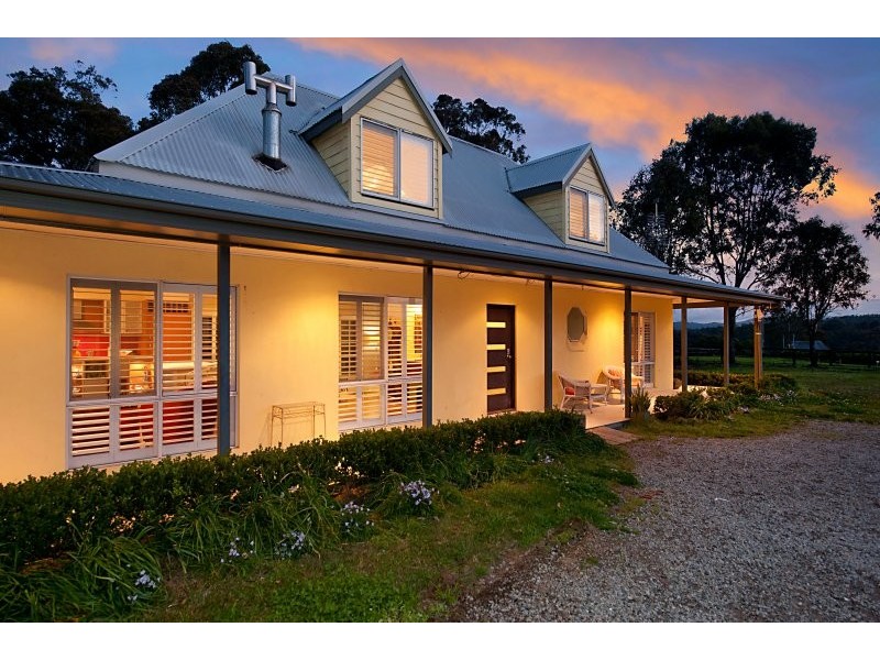 17 Burlington Avenue, Jilliby NSW 2259
