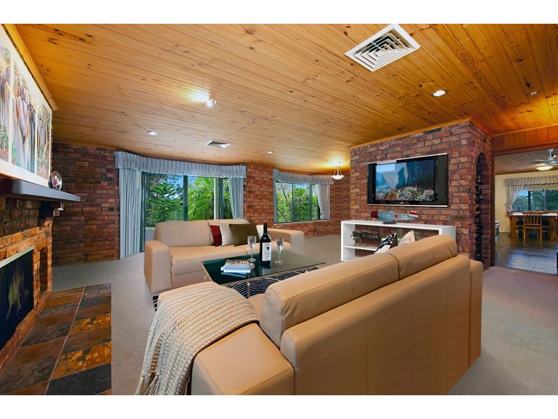 9 Yarramalong Road, Jilliby NSW 2259