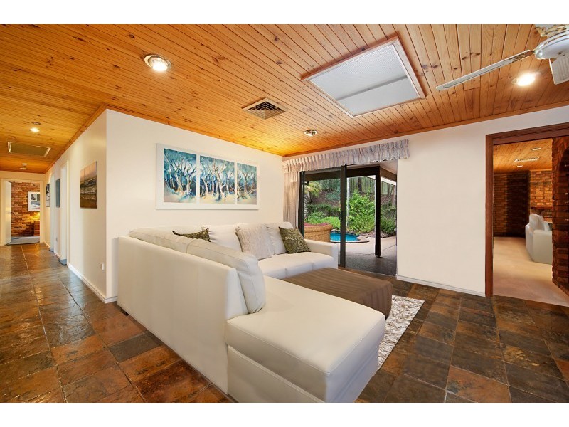 9 Yarramalong Road, Jilliby NSW 2259