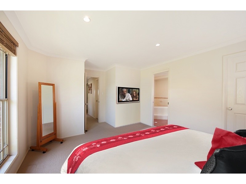 18 Piper Drive, Hamlyn Terrace NSW 2259
