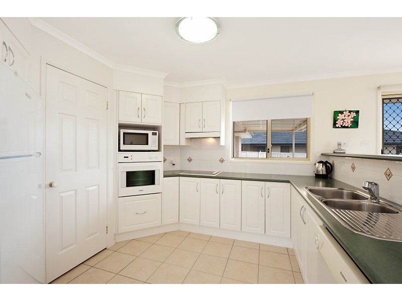 8 Piper Drive, Hamlyn Terrace NSW 2259