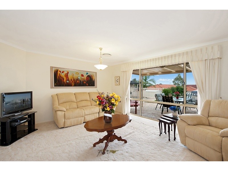 8 Piper Drive, Hamlyn Terrace NSW 2259