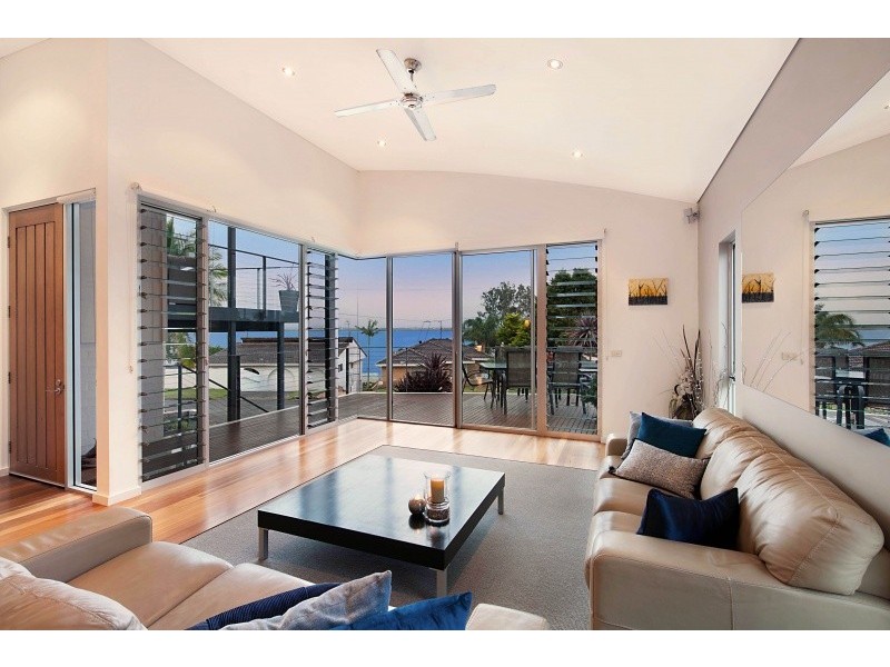 6 Rowland Terrace, Toukley NSW 2263