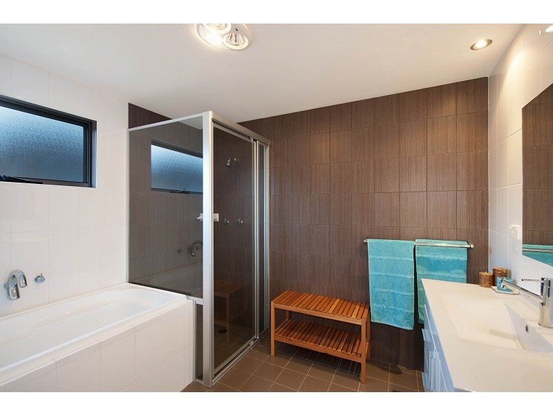 6 Rowland Terrace, Toukley NSW 2263