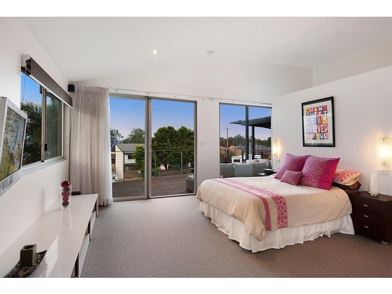 6 Rowland Terrace, Toukley NSW 2263