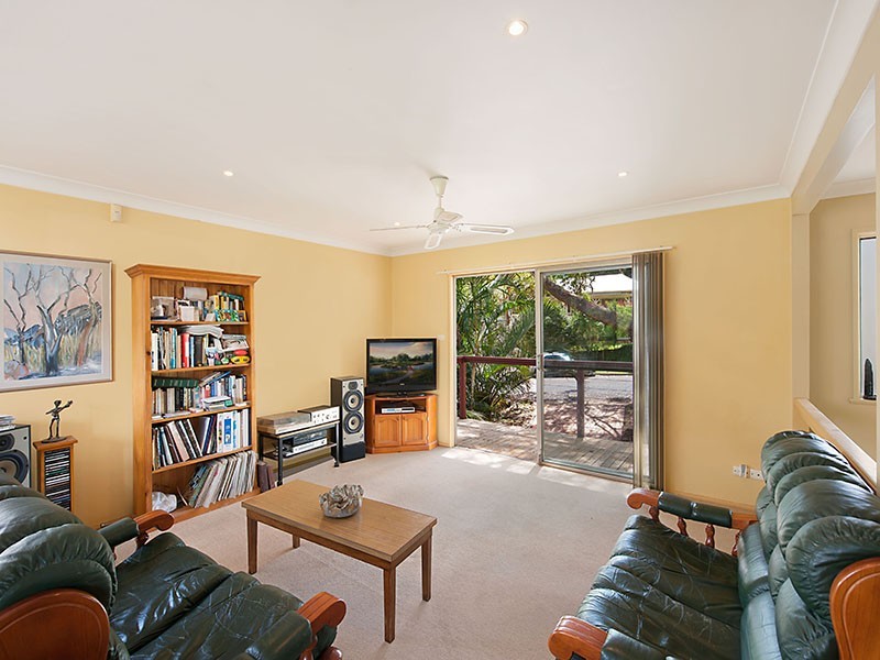 34 Wandella Avenue, Bateau Bay NSW 2261