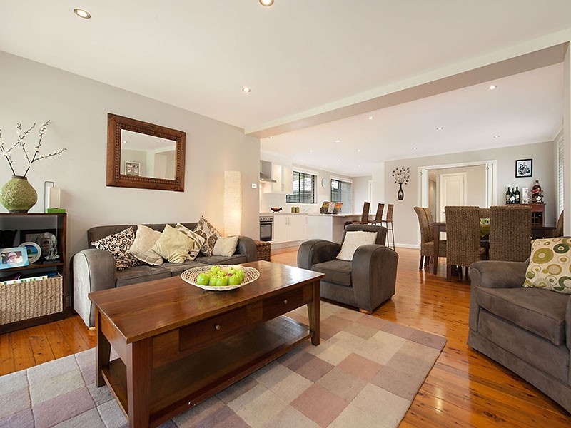 43 Gladys Avenue, Berkeley Vale NSW 2261