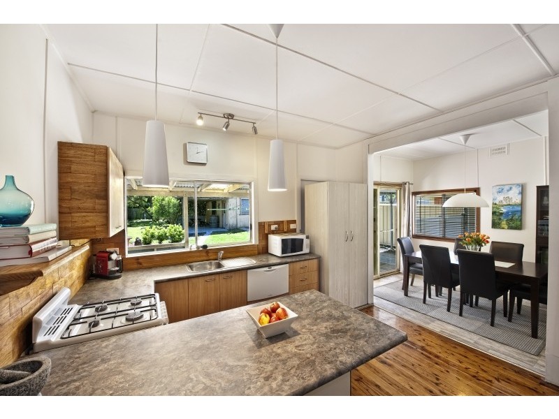 6 Yethonga Avenue, Blue Bay NSW 2261