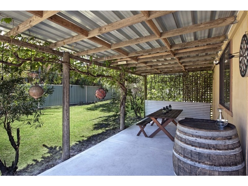 6 Yethonga Avenue, Blue Bay NSW 2261