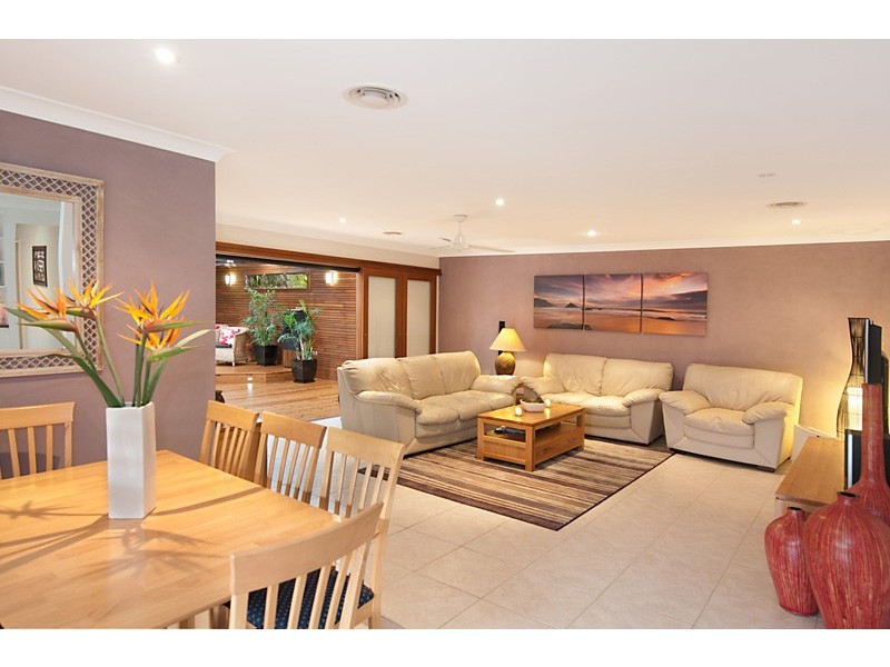 15 Stornaway Crescent, Berkeley Vale NSW 2261