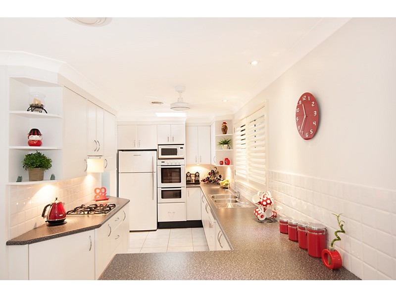 15 Stornaway Crescent, Berkeley Vale NSW 2261