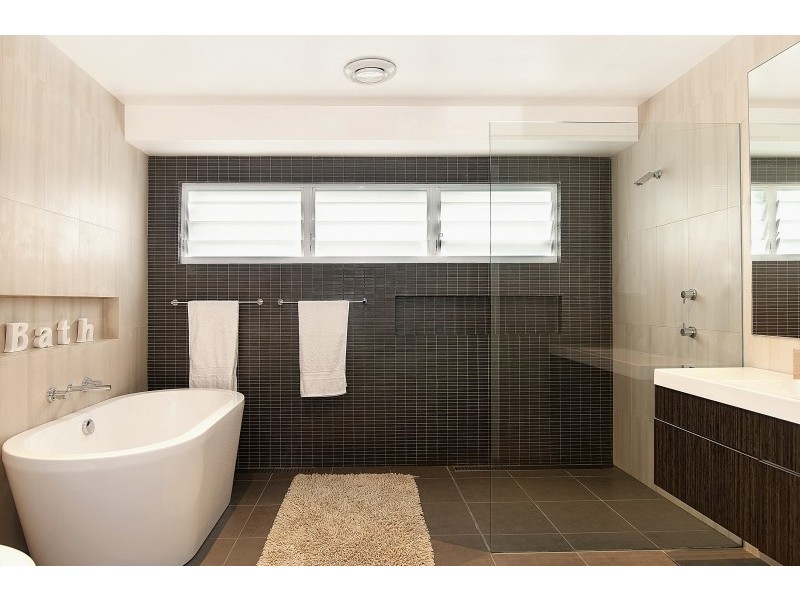 324 Lakedge Avenue, Berkeley Vale NSW 2261