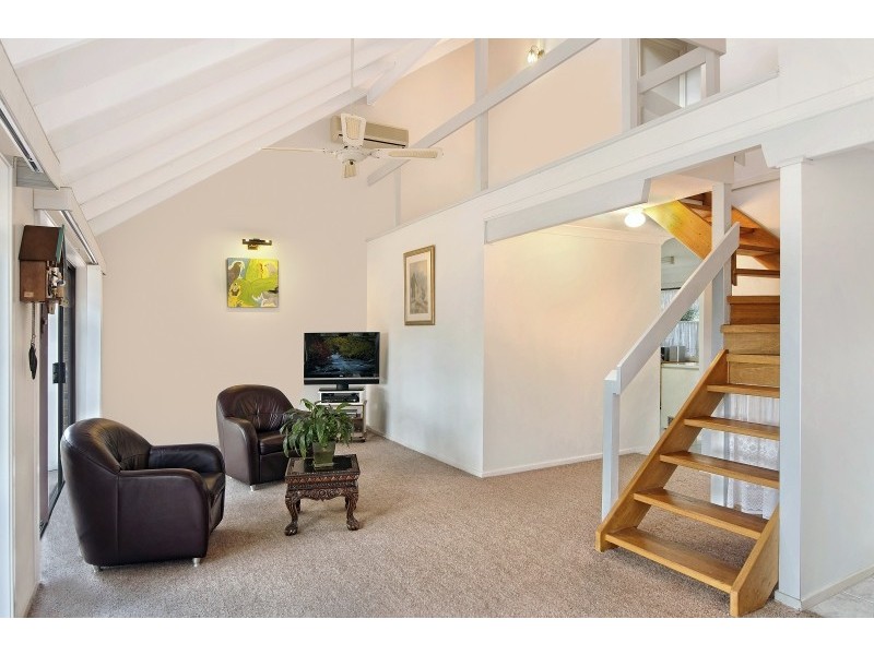 1 Little Cobbs Lane, Mardi NSW 2259